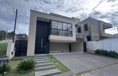 Casa de 204 m² com 03 suítes à venda por r$ 1.670.000 no jardins nápoles - senador canedo