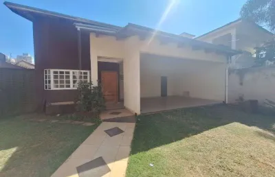 Casa de 191 m² com 03 quartos para alugar por r$ 5.000/mensais no jardim américa - goiânia