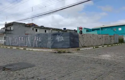 Terreno à venda na Rua Madame Pommery, Vila Nova Urupês, Suzano