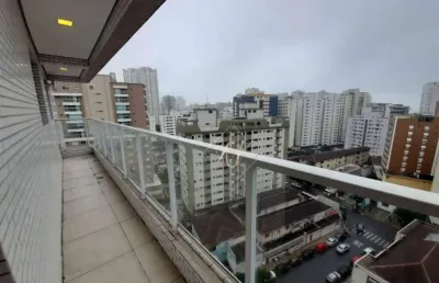 Oportunidade!!! à 1 quadra da praia, apartamento amplo, sacada na sala, lazer completo, vaga demarcada, no bairro boqueirão na cidade de santos!!!