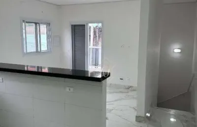 Maravilhosa sobreposta alta, com churrasqueira, super bem localizada no bairro da enseada !!