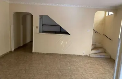 Maravilhoso sobrado, super amplo, a 2 quadras da praia, no coração do boqueirão!!!