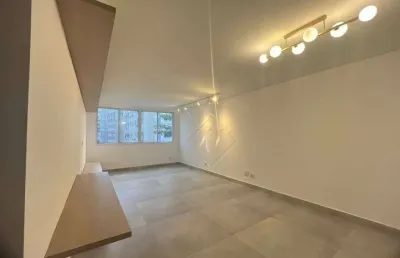 Em frente a praia, reformado, 3 dormitórios, vista lateral mar, na cidade de santos!!!!