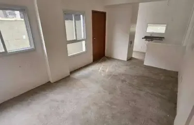 Prédio com elevador, térreo com quintal privativo e lazer na cidade de santos!!