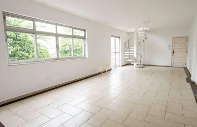 1 quadra da praia do embaré!!!! apartamento duplex super amplo, elevador, vaga fechada , venha conhecer!!!