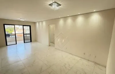 Maravilhoso apartamento, amplo e com vista livre, reformado, ótima localização no bairro da ponta da praia!!!