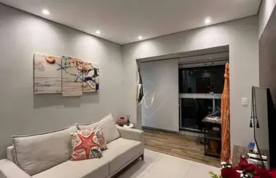 Maravilhoso apartamento, amplo, bem iluminado, sacada integrada com a sala, sol da manhã, andar alto, vista livre, a 2 quadras da praoa!!!