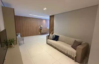 Maravilhoso apartamento, sol da manhã, vista livre, totalmente reformado, andar alto, bem amplo e arejado, na melhor localização dana ponta da praia!!