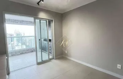 Vista mar, sala ampla com sacada fechada em vidros, 2 dormitórios, lazer completo no bairro vila rica em santos!!!