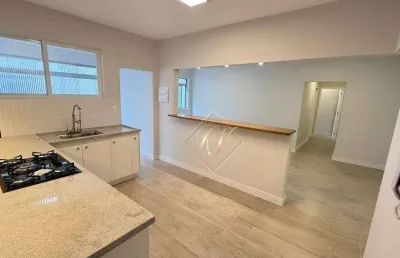 Maravilhoso apartamento, todo reformado, amplo e moderno, super bem localizado no bairro da ponta da praia!!!