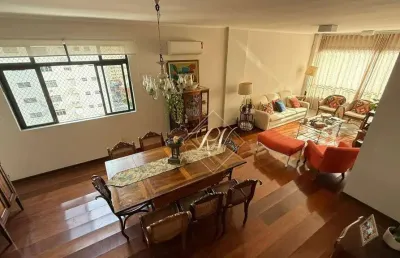 Maravilhosa cobertura duplex na quadra da praia no bairro embaré, um dos bairros mais valorizados e procurado para morar em santos!!!