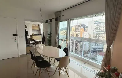 Maravilhoso apartamento, amplo e arejado, andar alto, de frente, na quadra da praia do bairro da ponta da praia!!!
