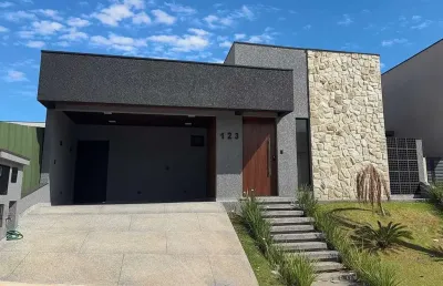 Casa de alto padrão com 3 suítes, piscina privativa e área gourmet no cyrela
