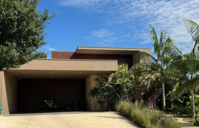 Residência sofisticada com piscina e energia solar no cyrela landscape