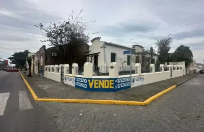 Casa à venda no centro, paranaguá  por r$ 1.200.000