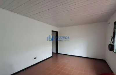 Casa com 2 quartos para alugar no bockmann, paranaguá  por r$ 2.650