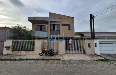 Casa com 4 quartos para alugar no jardim araçá, paranaguá  por r$ 4.500