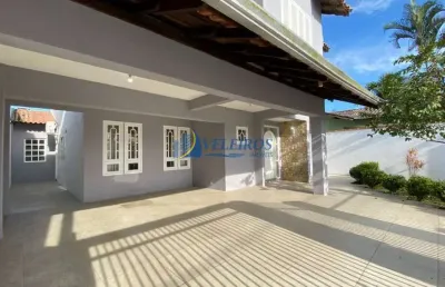 Casa com 4 quartos para alugar no leblon, paranaguá  por r$ 5.500