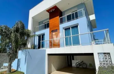 Casa com 280m² localizada no condomínio real park no bairro tomazetti na cidade