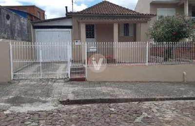 Casa de dois dormitórios localizado no bairro menino jesus na cidade de santa ma
