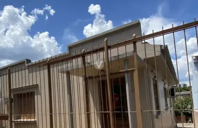 Casa com 3 quartos à venda na Rua Heitor Campos, 248, Nossa Senhora Medianeira, Santa Maria