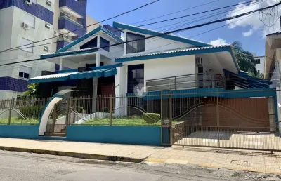 Excelente casa localizada no bairro nossa senhora de lourdes na cidade de santa