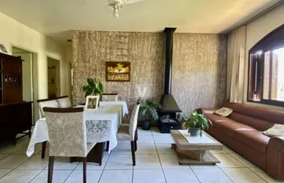 Casa com 3 quartos à venda na Rua Atlântida, 40, Nossa Senhora Medianeira, Santa Maria