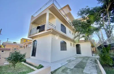 Casa com 3 quartos à venda na Rua das Bergamoteiras, 46, Juscelino Kubitschek, Santa Maria