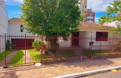 Casa com 3 quartos à venda na Rua Duque de Caxias, 550, Centro, Santa Maria