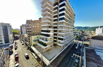 Uma verdadeira mansão suspensa no centro de santa maria