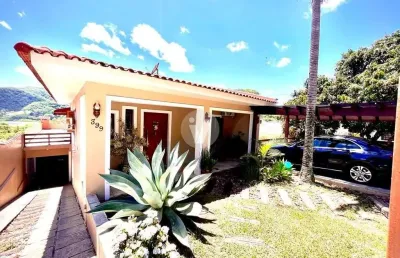 Casa 3 quartos(2suíte), 5 vagas de garagem, piscina e muito mais na rua vereador