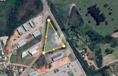Terreno de 8.790 m2 disponível para venda ou locação.