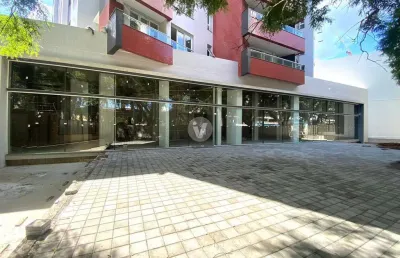 Excepcional loja comercial em ótima localização na av medianeira.