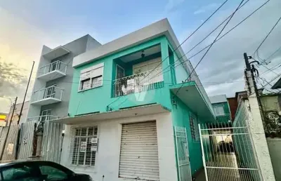 Loja comercial ampla na rua venâncio aires no bairro passo da areia na cidade de