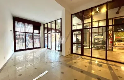 Ótima loja comercial localizada bem no centro de santa maria!