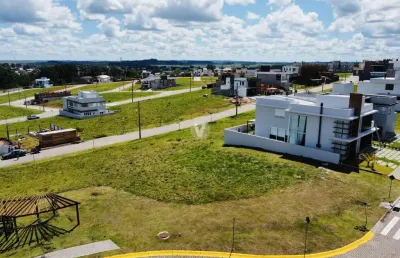 Amplo terreno com projeto aprovado no real park santa maria.