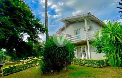 Ampla casa na avenida principal do bairro são josé!
