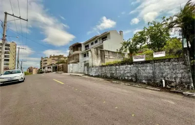 Terreno à venda na Rua José Inácio Xavier, 70, Nossa Senhora de Lourdes, Santa Maria