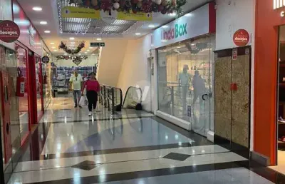Ponto comercial para alugar na Calçadão Salvador Isaia, 1263, Centro, Santa Maria