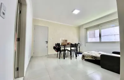 Apartamento de 03 dormitórios reformado com vaga de garagem para venda em região