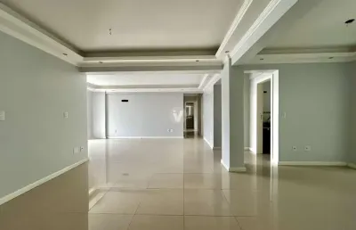 Excelente apartamento de alto padrão, três dormitórios e duas vagas.