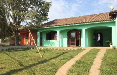 Casa com 3 dormitórios - em frente ao terras de santorini