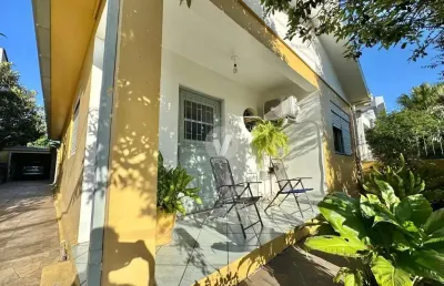 Casa térrea no parque sarandi, poucos minutos do centro!