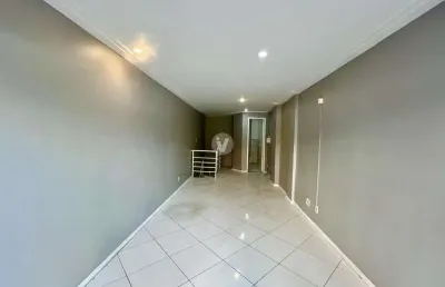 Loja térrea com garagem no centro para venda ou locação!