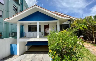 Casa com 6 quartos à venda na Avenida Fernando Ferrari, 2005, Nossa Senhora de Lourdes, Santa Maria