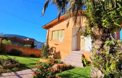 Casa com 3 quartos à venda na Rua Equador, 171, Camobi, Santa Maria