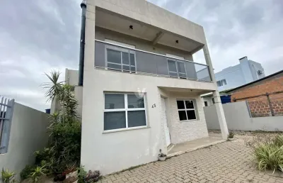Casa com 3 quartos à venda na Rua Cantor Gildo de Freitas, 43, Urlândia, Santa Maria