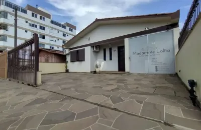 Casa com 3 quartos à venda na Rua Ernesto Pereira, 155, Camobi, Santa Maria