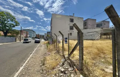 Ótimo terreno com potencial comercial no bairro centro.