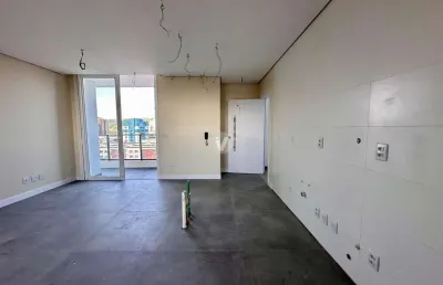 Apartamento no centro com 2 dormitórios, 2 vagas e vista panorâmica